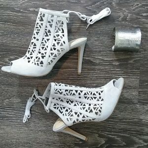 🆕Suede Gray Gianni Bini Laser Cut Peep Toe Bootie