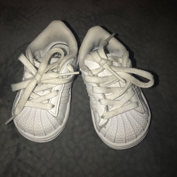 All white original superstar Adidas. Size 4c - Picture 1 of 3