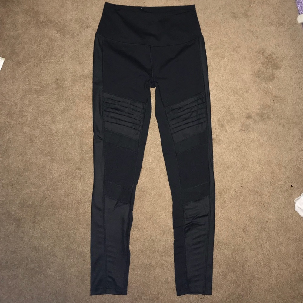 Victoria Sport performance leggings