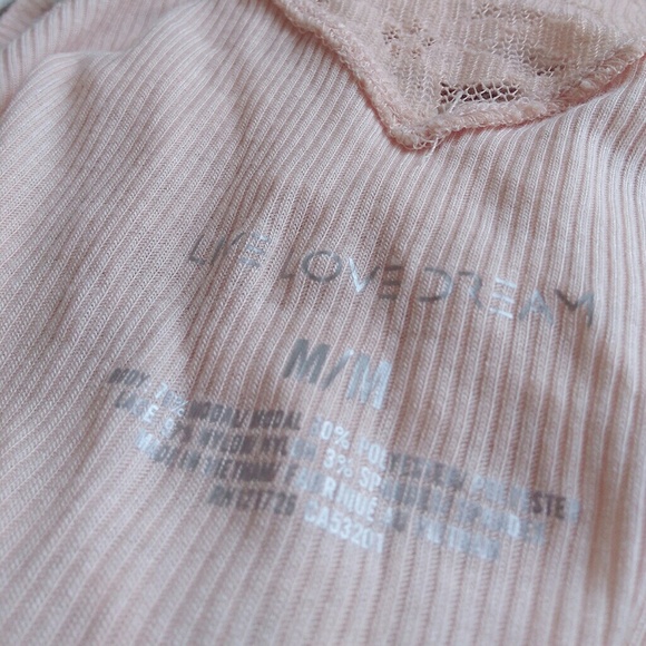 Soft Pink Ribbed Tank Top - Picture 6 of 6