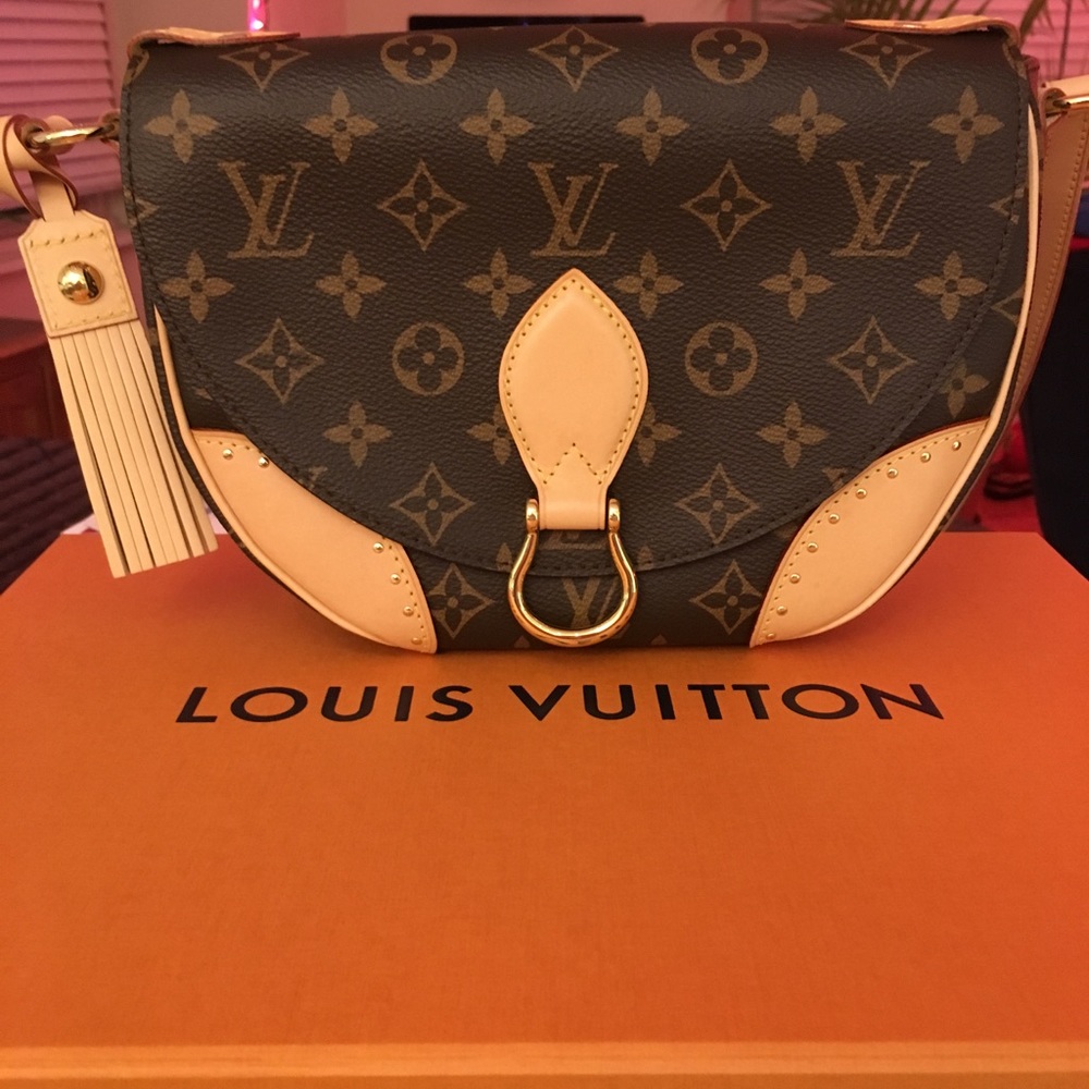 Louis Vuitton 2017 Saint Cloud in Monogram