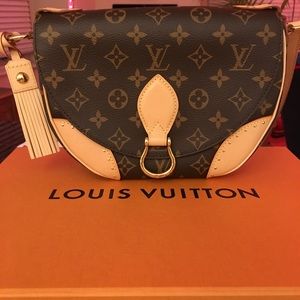 Louis Vuitton 2017 Saint Cloud in Monogram