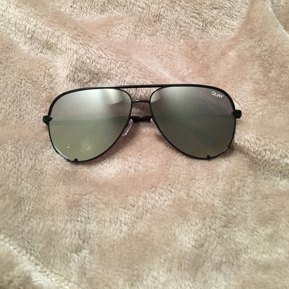 QUAY AUSTRALIA X DESI HIGH KEY SUNGLASSES