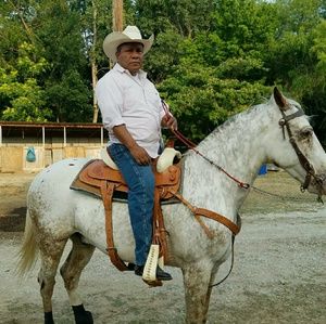 Meet your Posher, Leoncio