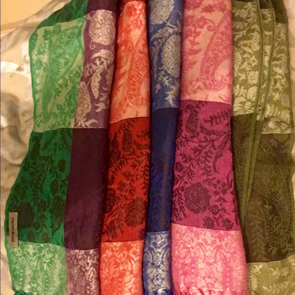 Pashmina - Picture 3 of 3