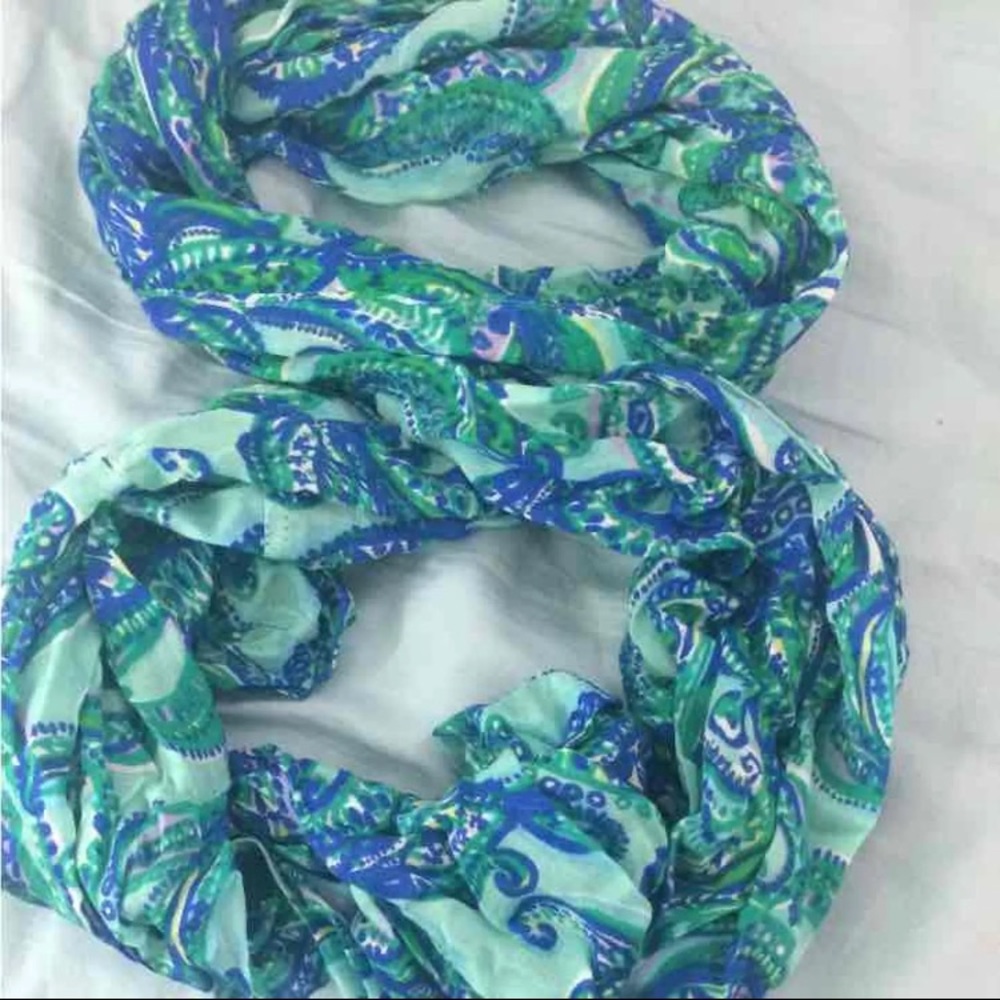 Infinity scarf