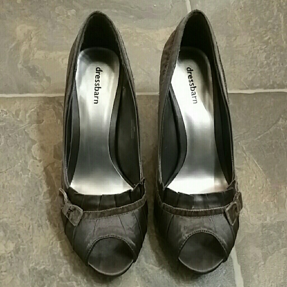 Pewter Dressbarn peeptoe pumps