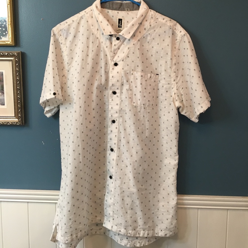 Men's white button down short sleeve shirt