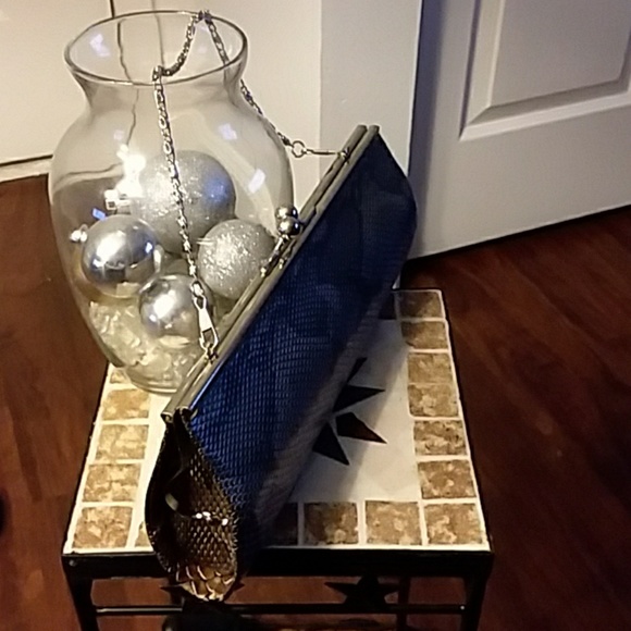 Clutch - Picture 2 of 3