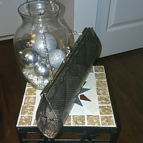 Clutch - Picture 3 of 3