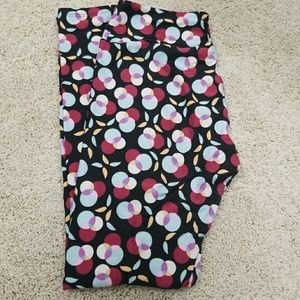 Lularoe black patterned leggings