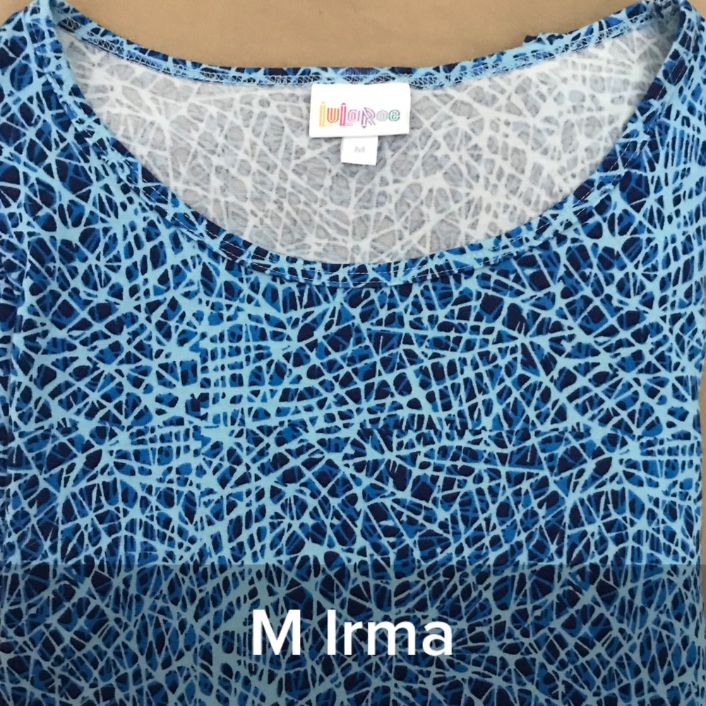 BNWT M (Fits L-XL) LuLaRoe Blue Crackle Irma