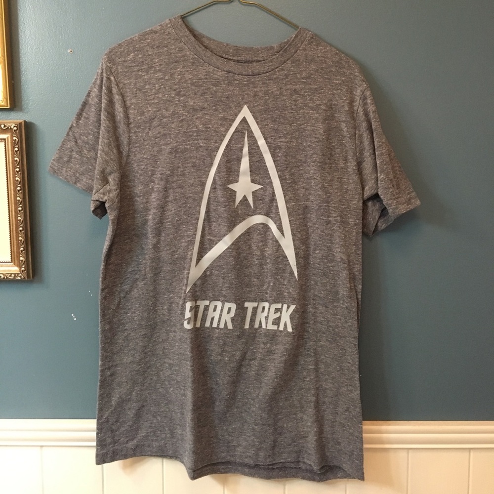Men's gray Star Trek shirt