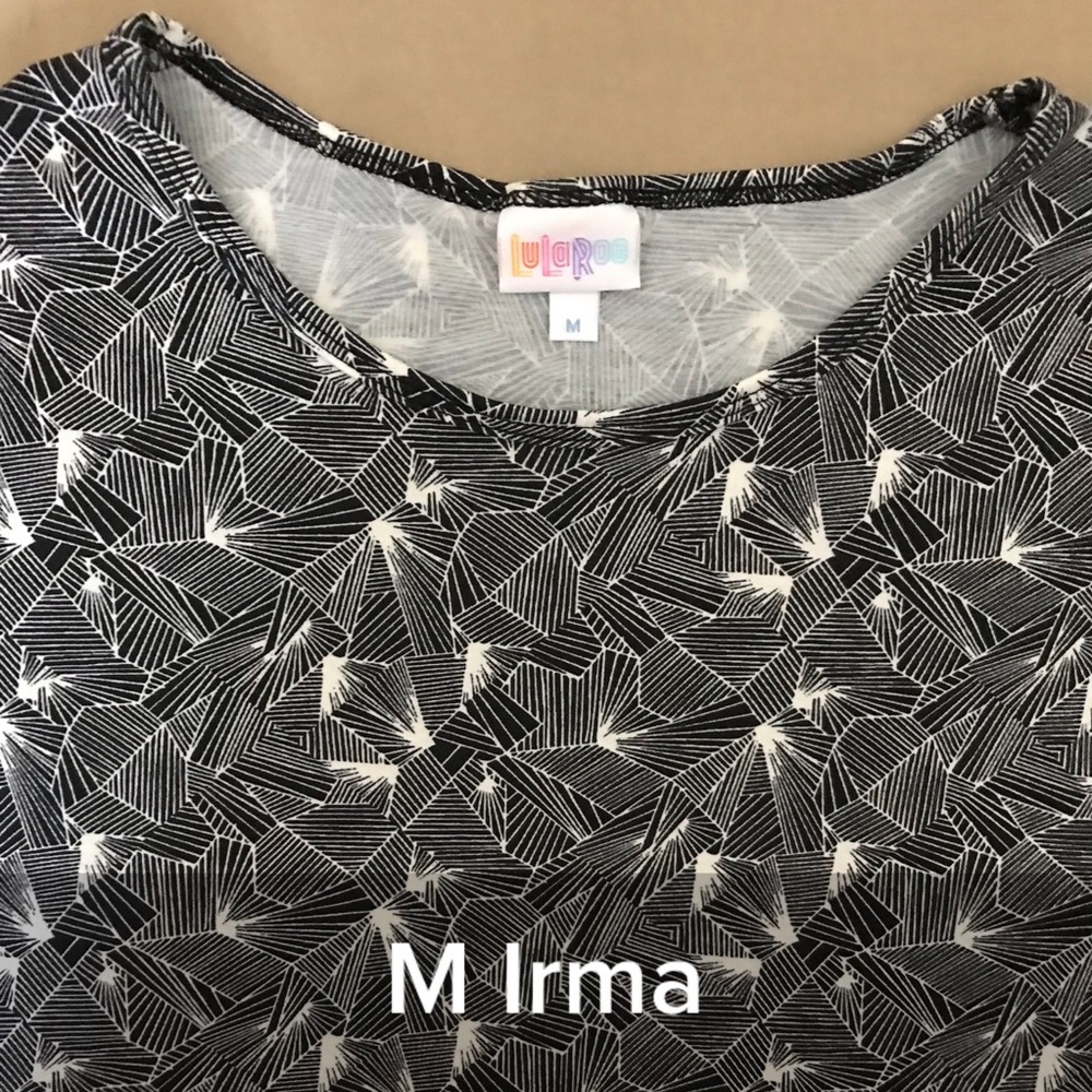 BNWT M LuLaRoe Black & White Line Art Irma