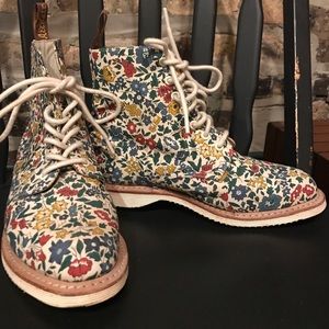 Dr Martens Liberty London LaceUp Canvas Boot, US 8