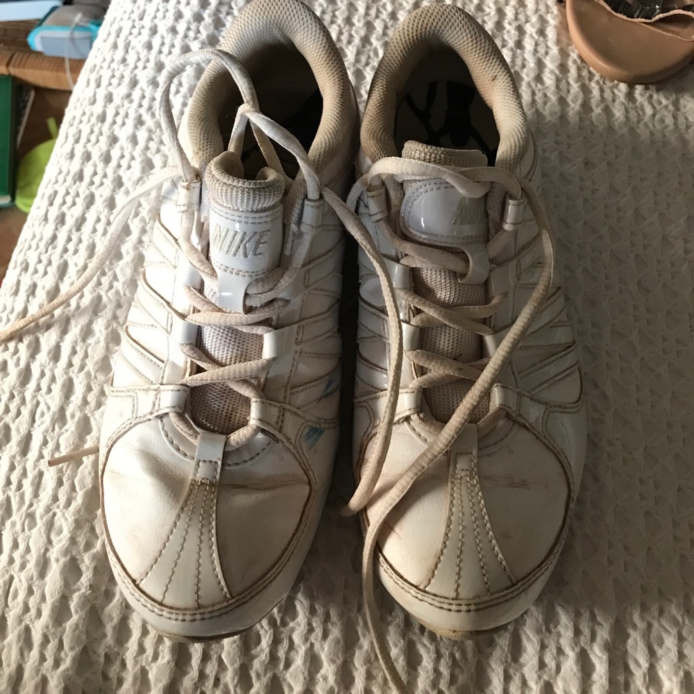 Nike cheerleading shoes
