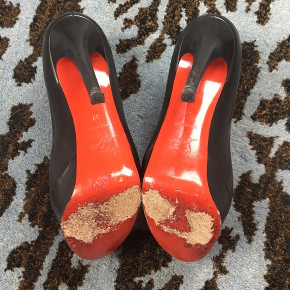 Christian Louboutin Studded Miss Fast Bootie - Picture 4 of 8