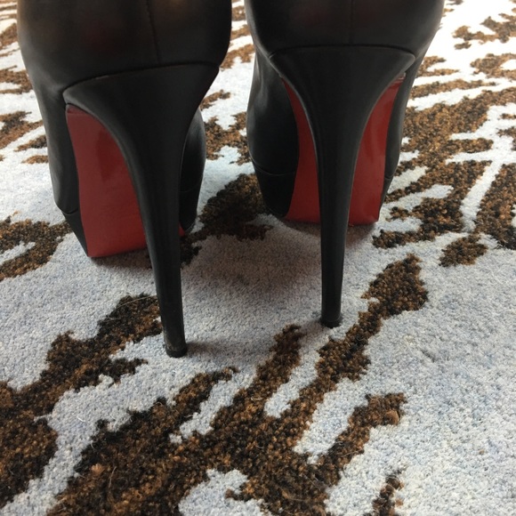 Christian Louboutin Studded Miss Fast Bootie - Picture 5 of 8