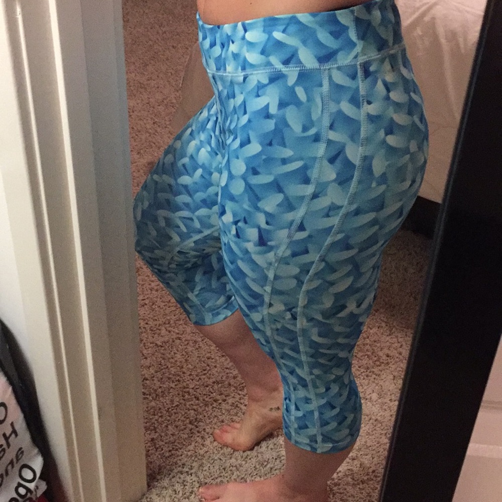 Champion cropped workout pants