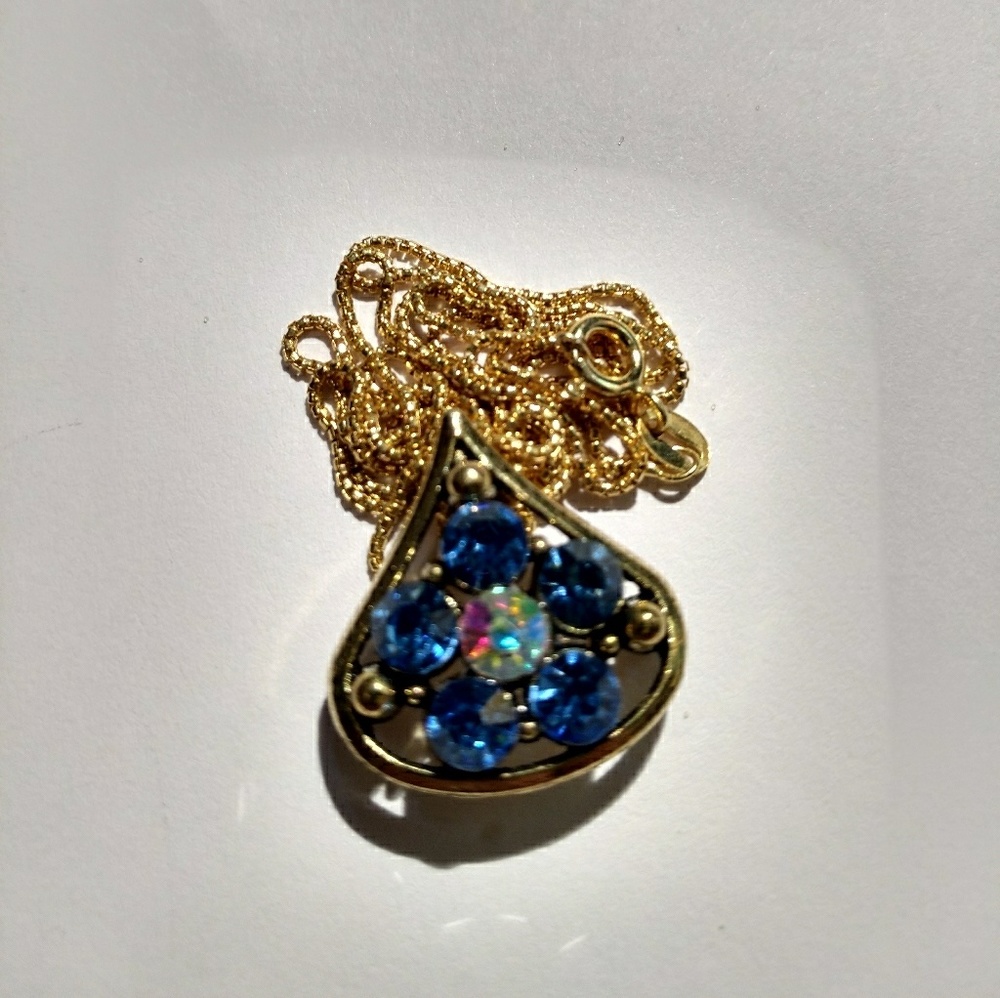 Handmade tear drop shaped pendant with 24" chain