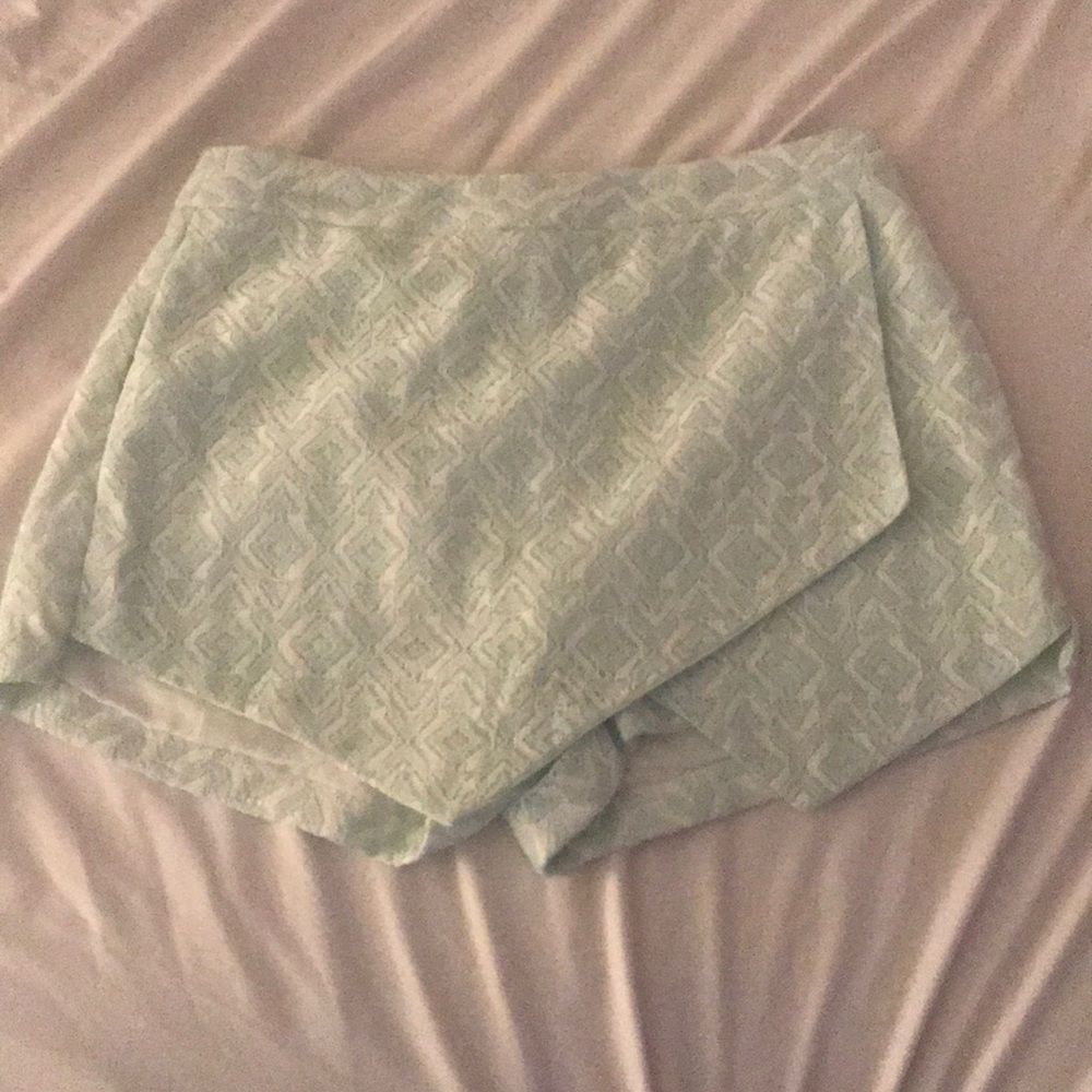 Mint envelope shorts 31 boutique