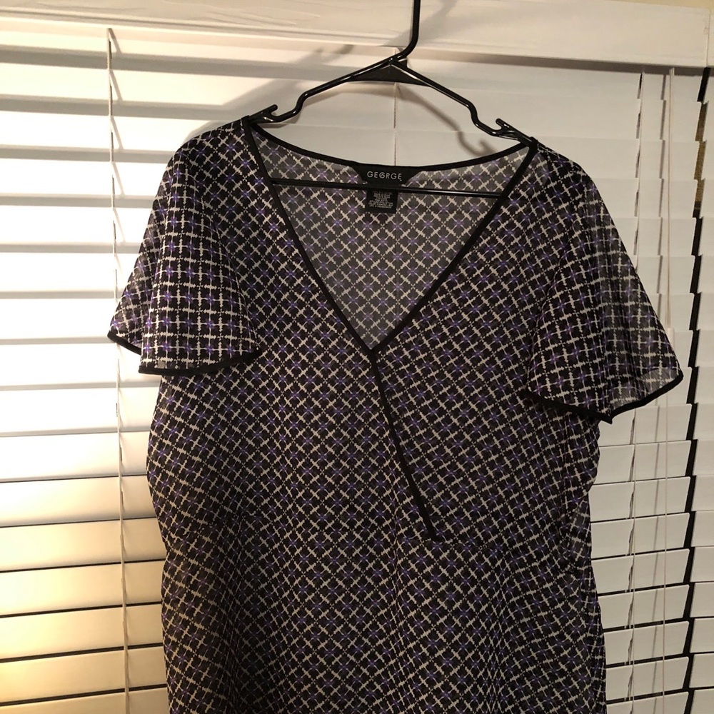 George XXL sheer print top, cute sleeves!