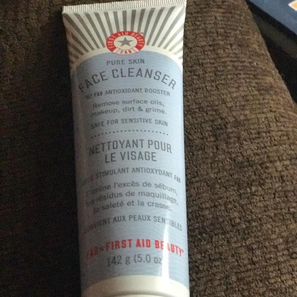 PURE SKIN FACIAL CLEANSER FOR SENSITIVE SKIN