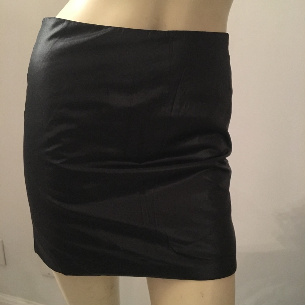 New Patrizia Pepe black mini skirt thin puffer