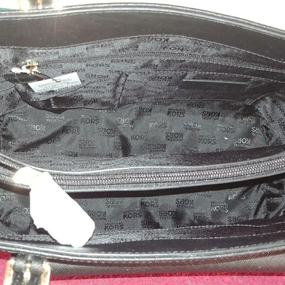 Michael Kors - Picture 2 of 2