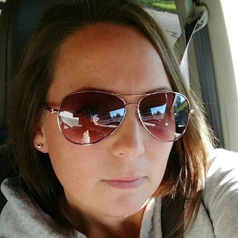 Meet your Posher, Kelli