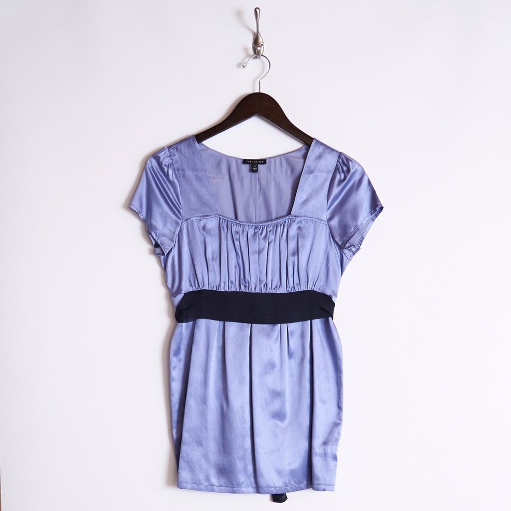 Periwinkle and Black Top