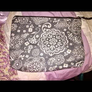 Thirty One Large Zipper Pouch