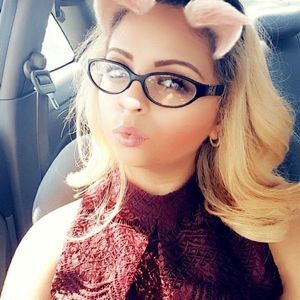 Meet your Posher, Karina