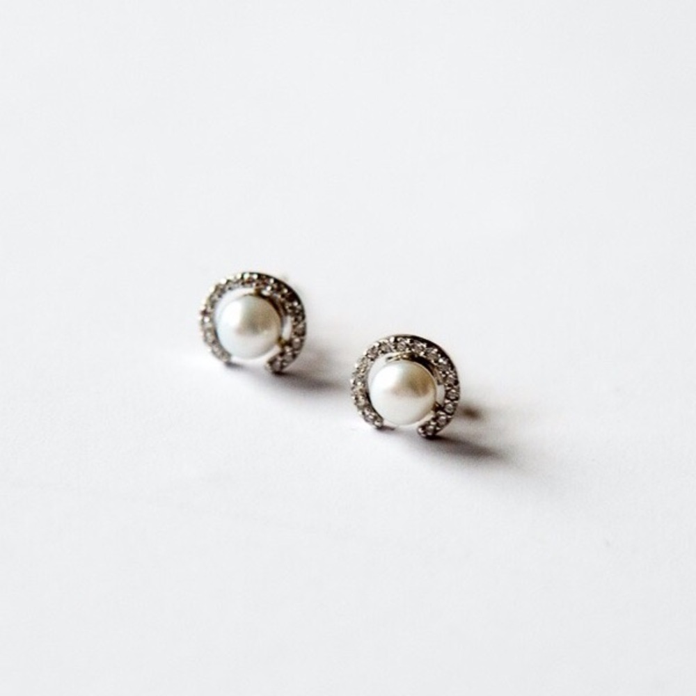 Pearl elegant earring