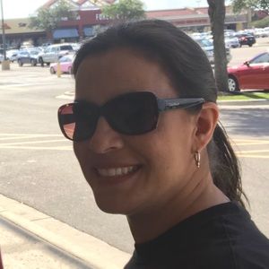 Meet your Posher, Andrea