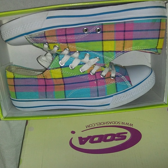 Colorful size 8 - Picture 1 of 4