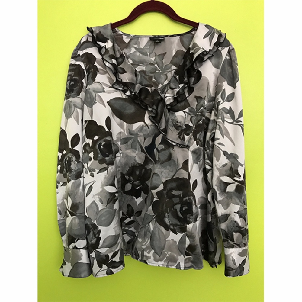 East 5th Long Sleeve Ruffled Floral Top 1X