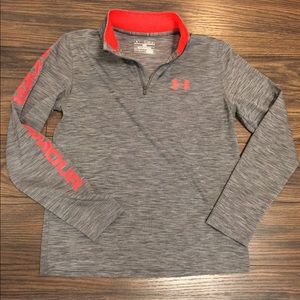 Boys M HeatGear Under Armour Shirt