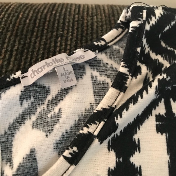 ✅SOLD✅Charlotte Russe Aztec print top - Picture 3 of 3
