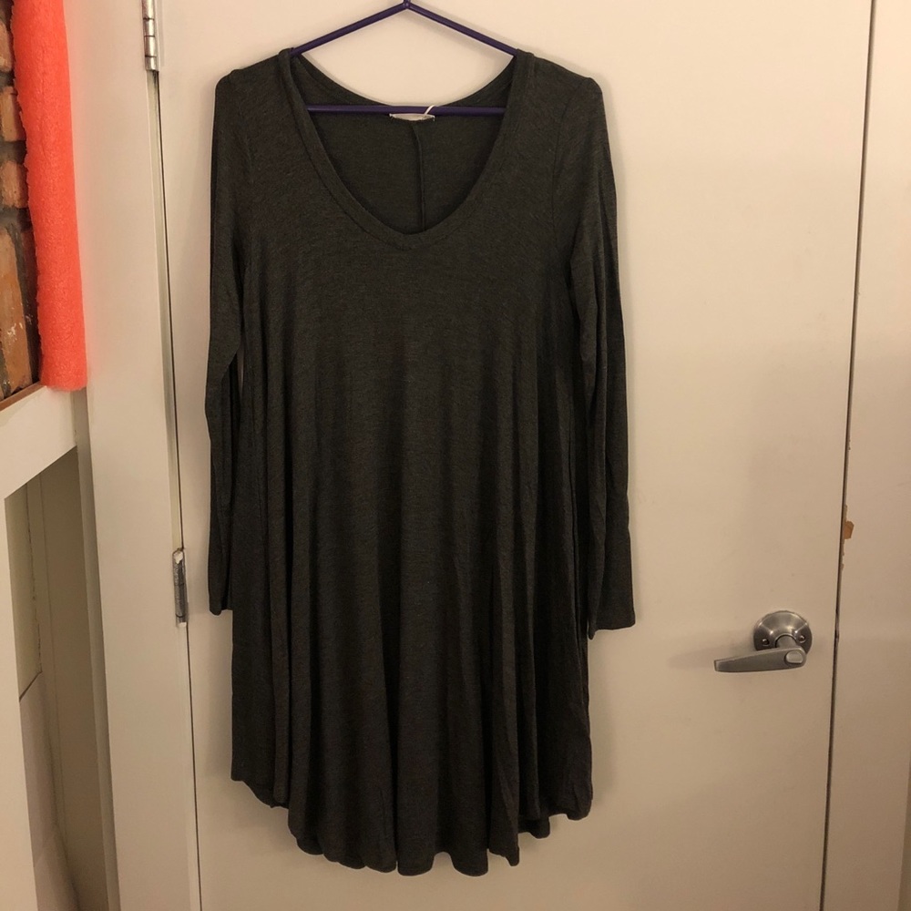 Long sleeve grey dress
