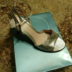 NWMAGNER Silver Leather Nine west shoes