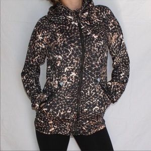 Lululemon misty miss rain jacket