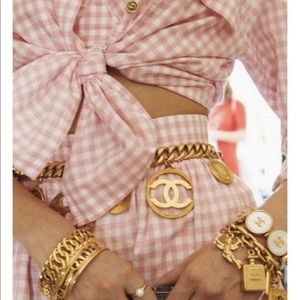 Meet your Posher, Azalia