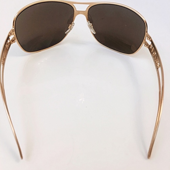 🔥1/2 off!!🔥Chanel Oversized Sunglasses - Picture 3 of 3