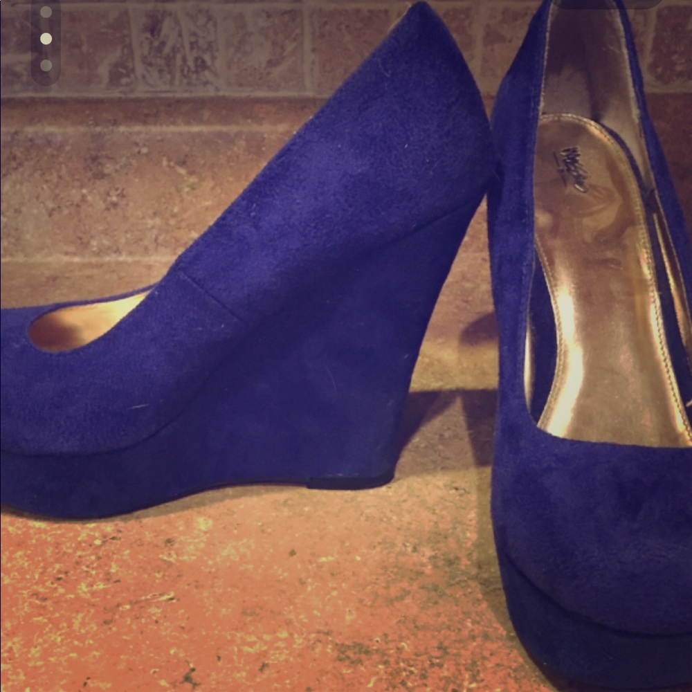 Blue- velvet high heels
