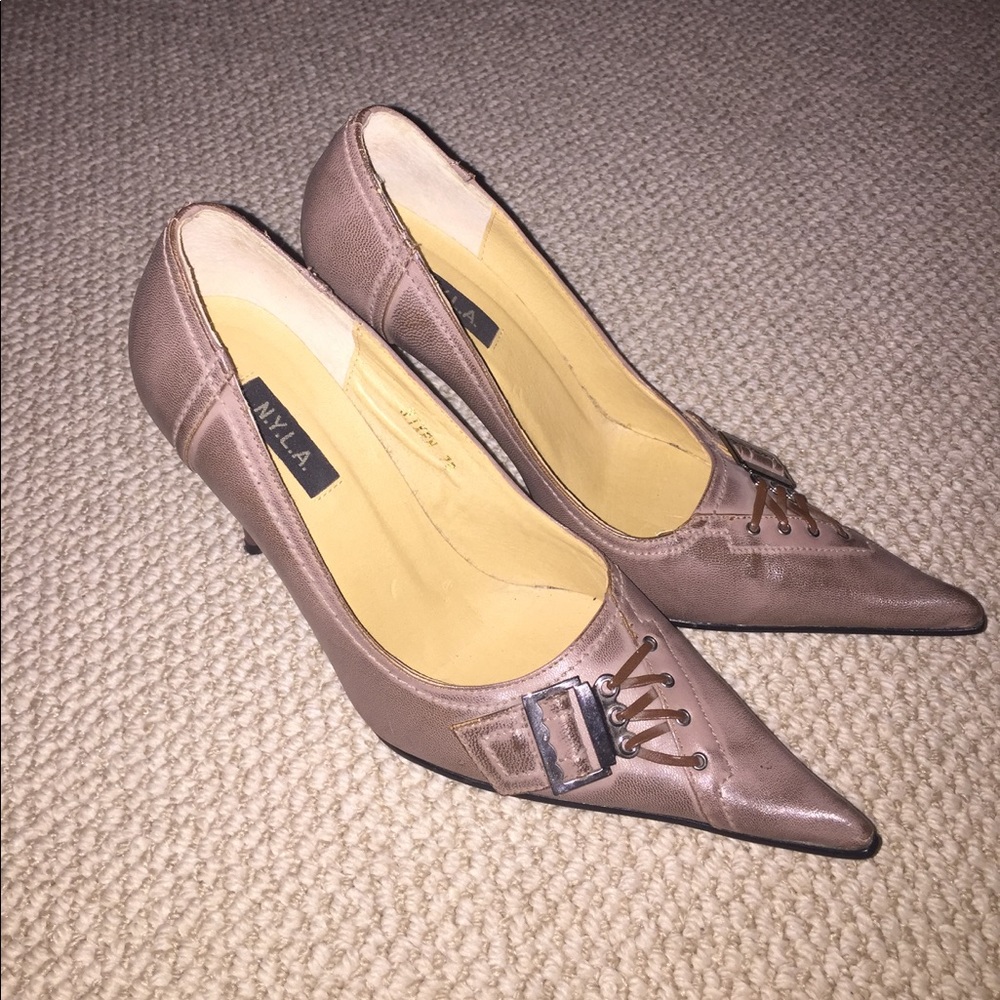 NYLA Classic pointed toe leather pumps