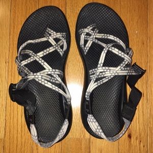 Women’s chacos size 9