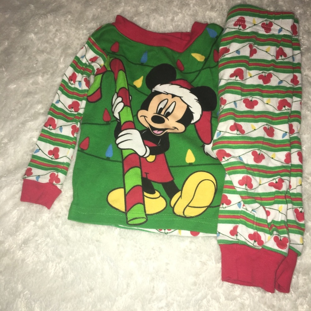 🎄2 pair infant Christmas pajamas size 12m unisex