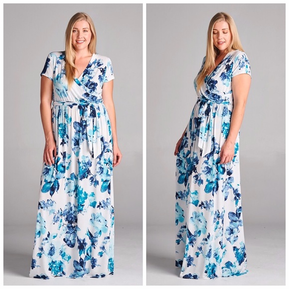 🦋MAKE AN OFFER!🦋 Floral Blue And White Maxi - Picture 3 of 3