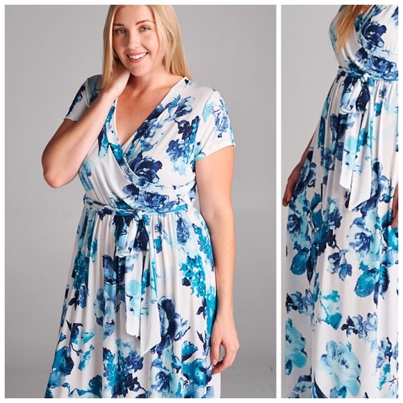 🦋MAKE AN OFFER!🦋 Floral Blue And White Maxi - Picture 2 of 3